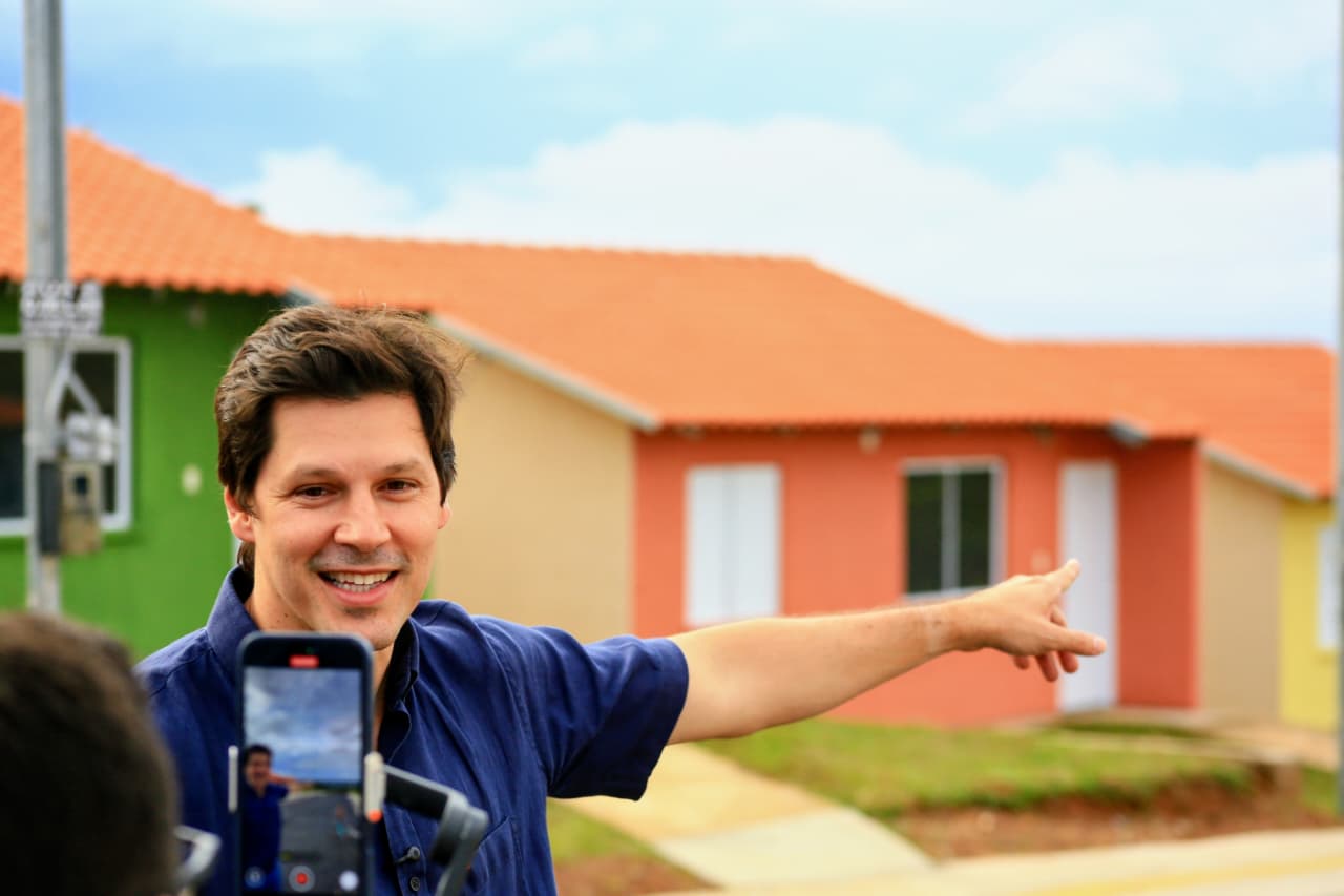 ”Entregamos casas a custo zero e qualidade de vida aos goianos”, afirma Daniel Vilela ao garantir 95 moradias em Abadiânia e Silvânia