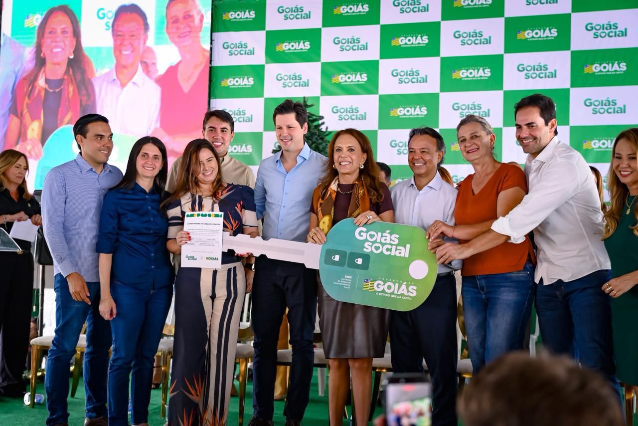 “Fortalecer os municípios é a forma mais eficiente de cuidar das pessoas”, afirma Daniel Vilela ao entregar veículos para todas as cidades goianas