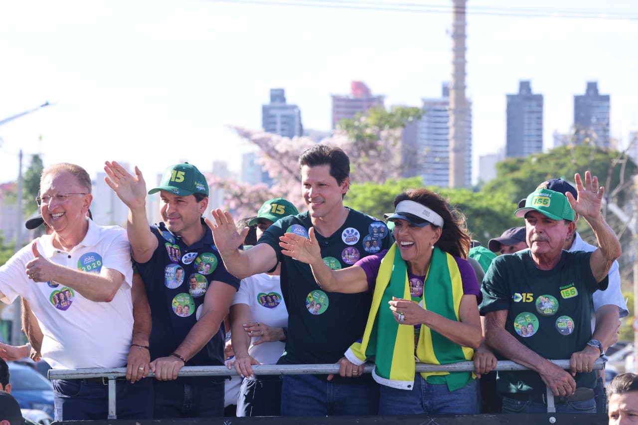 Daniel Vilela encerra maratona de agendas com 2 mil veículos em Aparecida