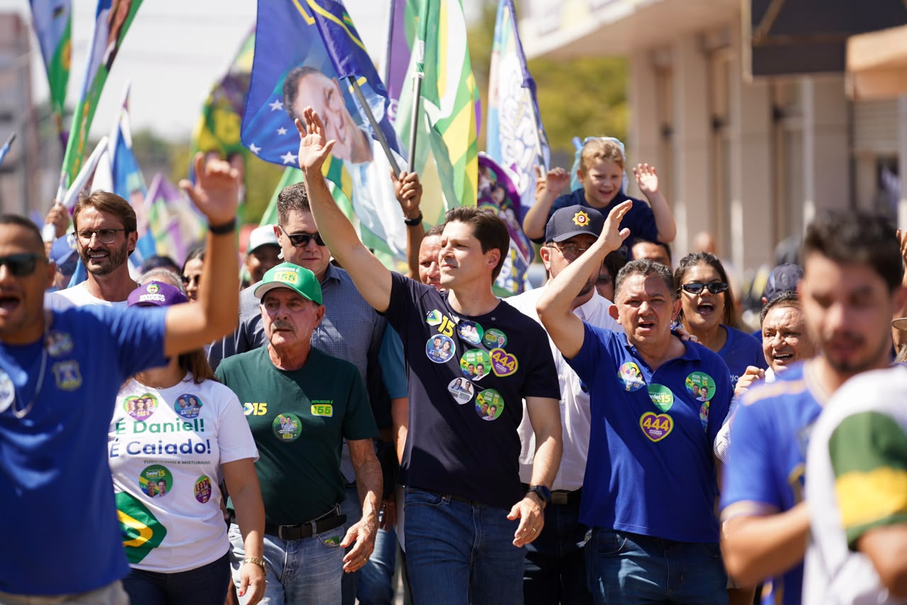 Daniel Vilela leva multidão às ruas de Planaltina e mostra força no Entorno